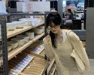 17吃瓜网官网导航，开启趣味吃瓜体验和分享之旅