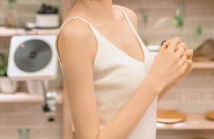 想看黑料社区入口？黑料不打烊女生带你在线视频吃瓜