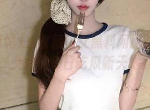 必收藏美女黑料网站首页入口，少女们每日吃瓜新天地！